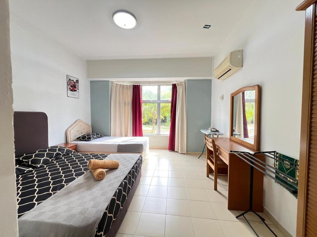 2 Bedroom Unit At Ocean View Resort Porto Dickson Exterior foto